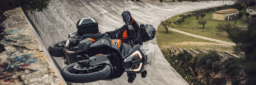 KTM 1290 SUPER ADVENTURE S_Action